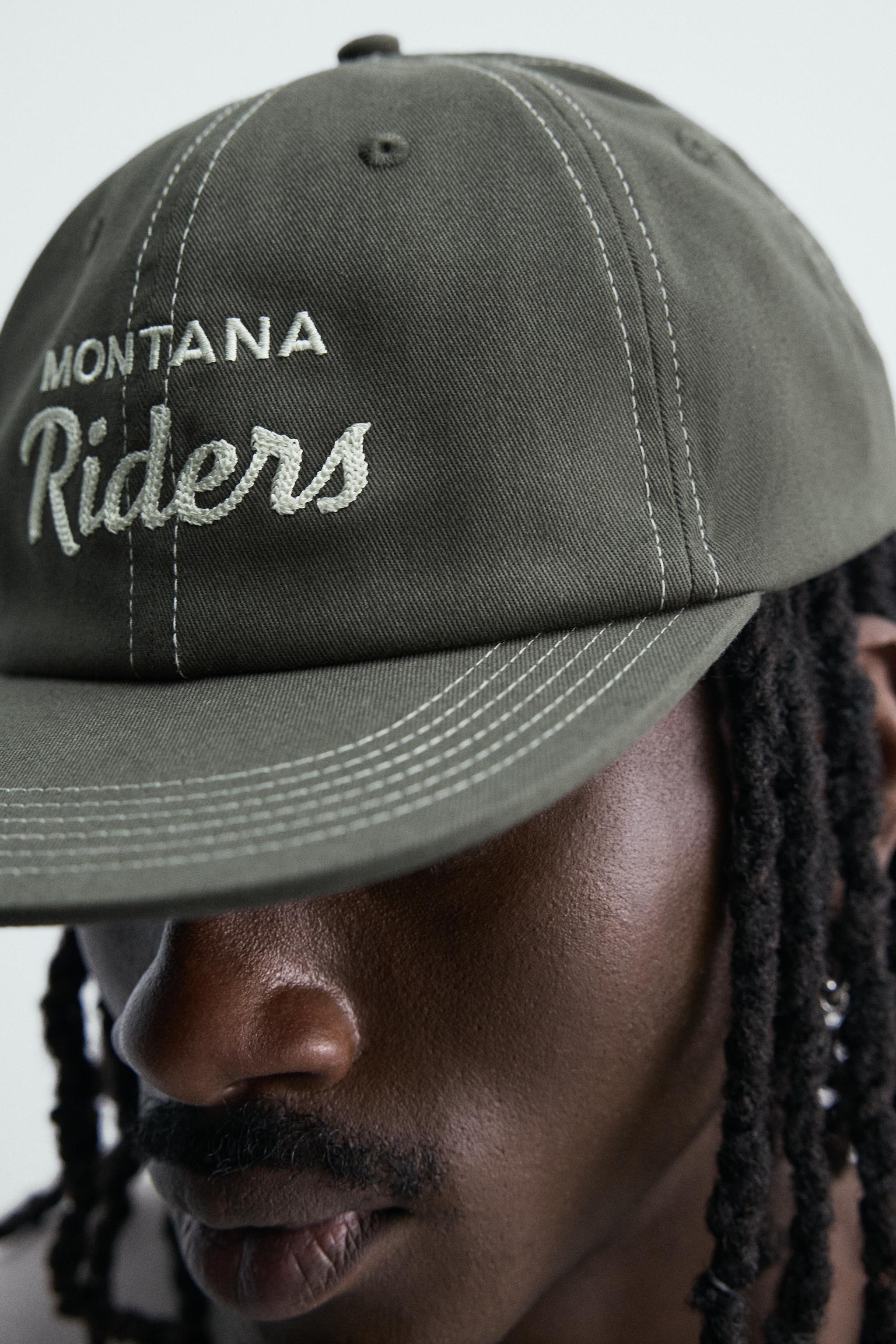 CONTRAST EMBROIDERED FLAT VISOR CAP